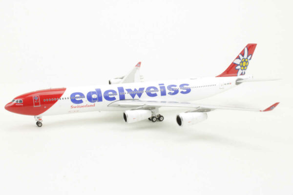 Airbus A340-300 Edelweiss HB-JMC Phoenix 11887 1:400 – Bild 3