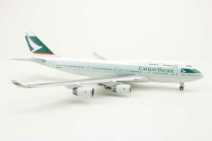 Alternative view of Boeing 747-400 Cathay Pacific B-HUJ JC Wings 4001-01 1:400