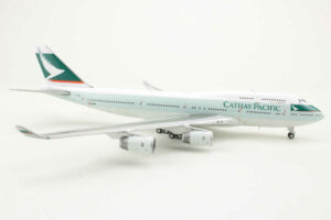 Alternative view of Boeing 747-400 Cathay Pacific B-HUI JC Wings 4002-01 1:400