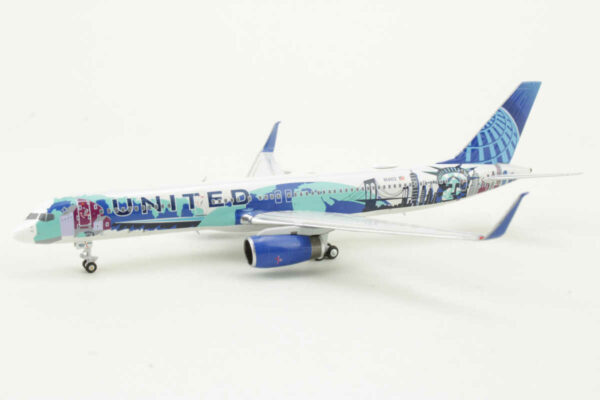 Boeing 757-200 United Airlines N14102 NG Models 53199 1:400 – Bild 3