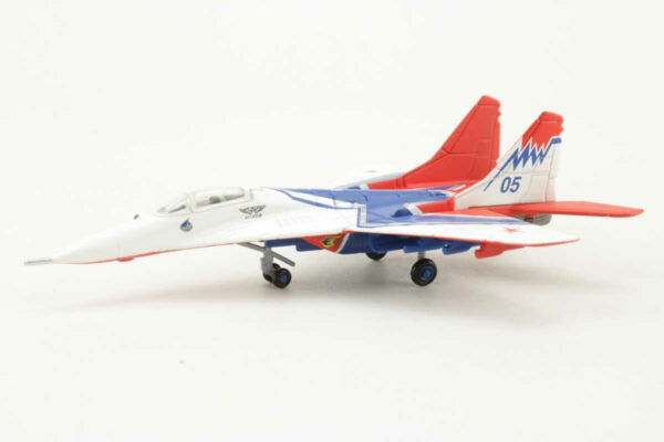 Mig-29 Russian Air Force Strizhi Aerobatic Team Herpa 552233 1:200 – Bild 3