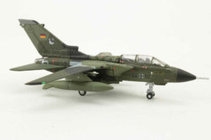 Alternative view of Panavia Tornado IDS Luftwaffe JaBoG 32 Herpa 552370 1:200