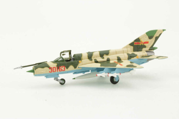Chengdu J-7C PLAAF 15th Div. Huairen AB, Beijing Military Region Herpa 552844 1:200 – Bild 3
