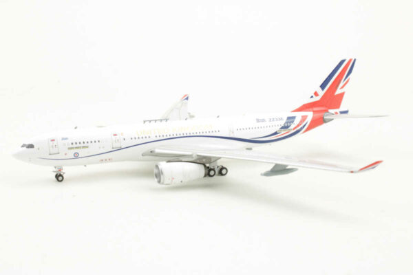 Airbus A330-243MRTT United Kingdom NG Models 61022 1:400 – Bild 3