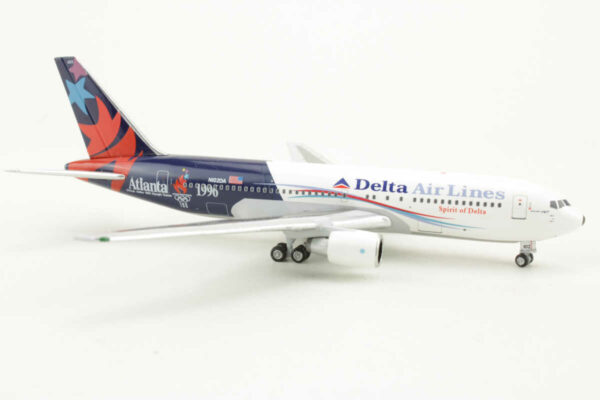 Boeing 767-200 Delta Air Lines "Atlanta" N102DA Aeroclassics AC419580 1:400 – Bild 2