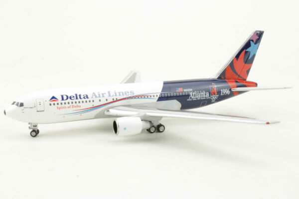 Boeing 767-200 Delta Air Lines "Atlanta" N102DA Aeroclassics AC419580 1:400 – Bild 3