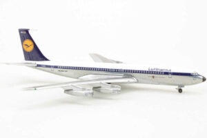 Alternative view of Boeing 707-320 Lufthansa D-ABUD Aeroclassics 1:400