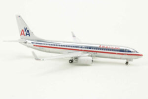 Alternative view of Boeing 737-800 American Airlines N962AN Gemini Jets GJAAL1140 1:400