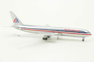 Alternative view of Boeing 767-300ER American Airlines N390AA Gemini Jets GJAAL326 1:400