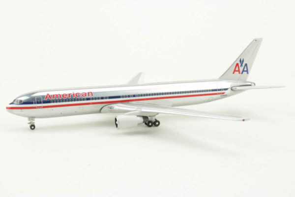 Boeing 767-300ER American Airlines N390AA Gemini Jets GJAAL326 1:400 – Bild 3