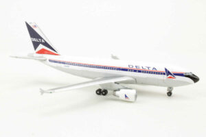 Alternative view of Airbus A310-300 Delta Air Lines N840AB Gemini Jets GJDAL331 1:400