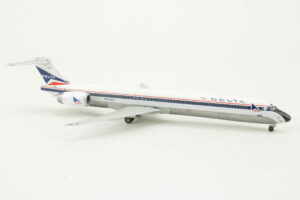Alternative view of McDonnell Douglas MD-90 Delta Air Lines N906DA Gemini Jets GJDAL552 1:400
