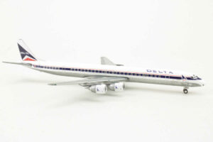 Alternative view of McDonnell Douglas DC-8-71 Delta Air Lines N1304L Gemini Jets GJDAL779 1:400