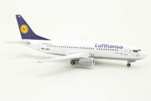 Alternative view of Boeing 737-300 Lufthansa "Ulm" D-ABEE Gemini Jets GJDLH1326 1:400