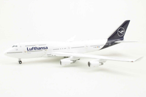 Boeing 747-400 Lufthansa D-ABVY Gemini Jets GJDLH2208 1:400 – Bild 3