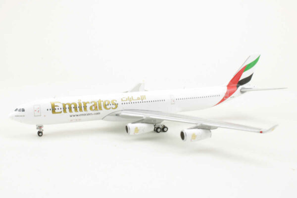 Airbus A340-300 Emirates A6-ERM Gemini Jets GJUAE1284 1:400 - Image 3