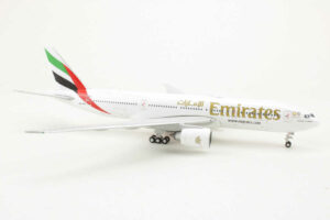 Alternative view of Boeing 777-200LR Emirates "Expo" A6-EWI Gemini Jets GJUAE1907 1:400