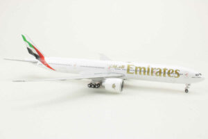 Alternative view of Boeing 777-300ER Emirates A6-EMV Gemini Jets GJUAE2219 1:400