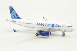 Alternative view of Airbus A319 United Airlines N876UA Gemini Jets GJUAL1914 1:400