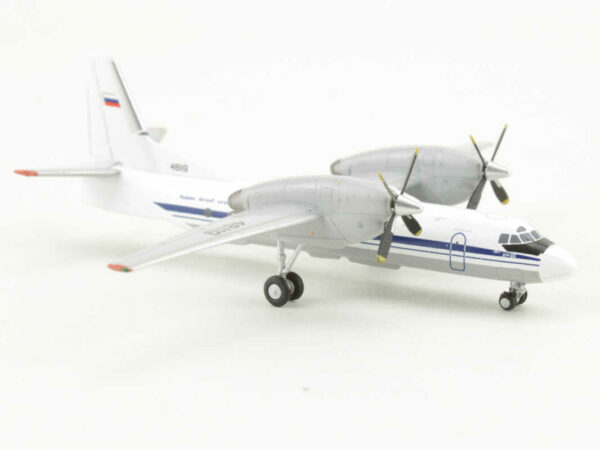 Antonov AN-32 Aeroflot 48119 JC Wings LH4329 1:400 – Bild 2
