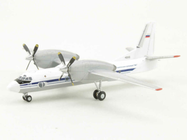 Antonov AN-32 Aeroflot 48119 JC Wings LH4329 1:400 – Bild 3