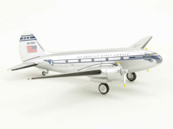 Curtiss C-46 "Commando" Pan American World Airways N67980 Aeroclassics 1:400 – Bild 2