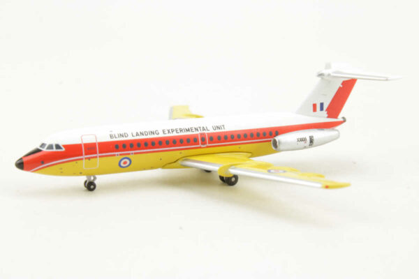Set 2pcs BAC One-Eleven Royal Air Force XX105 / XX919 Aeroclassics 1:400 – Bild 3