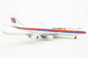 Alternative view of Boeing 747 United Airlines "Saul Bass" N185UA JC Wings XX40088 1:400