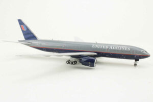Alternative view of Boeing 777-200 United Airlines "Battleship" N777UA JC Wings XX40206 1:400