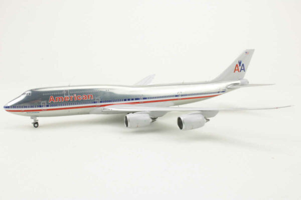 Boeing 747-8 American Airlines N748AA JC Wings XX40215 1:400 - Image 3