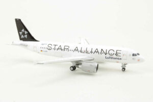 Alternative view of Airbus A320 Lufthansa "Star Alliance" - Black D-AIPD JC Wings XX4077 1:400