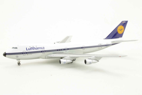 Boeing 747-100 Lufthansa D-ABYA "Limited Edition Holzbox" Herpa 512305 1:500 – Bild 3
