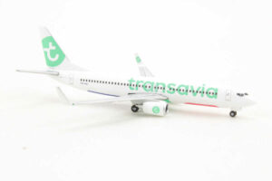 Alternative view of Boeing 737-800 Transavia PH-HZI Herpa 528054-001 1:500
