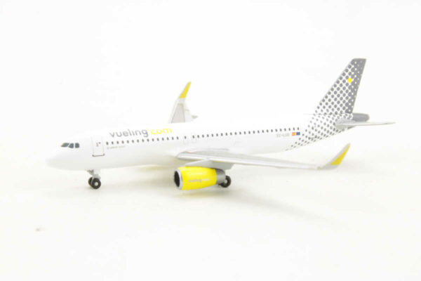 Airbus A320 Vueling EC-LUO Herpa 528993 1:500 – Bild 3