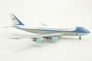 Alternative view of Boeing VC-25A United States of America "Air Force One" 28000 Gemini Jets GJAFO1208 1:400