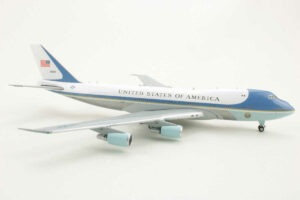 Alternative view of Boeing VC-25A United States of America "Air Force One" 29000 Gemini Jets GJAFO1438 1:400