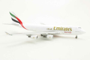 Alternative view of Boeing 747-400F Emirates "Sky Cargo" OO-THC Gemini Jets GJUAE1210 1:400