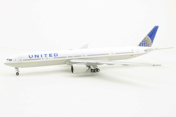 Boeing 777-300ER United Airlines N58031 Gemini Jets GJUAL1605 1:400 – Bild 3