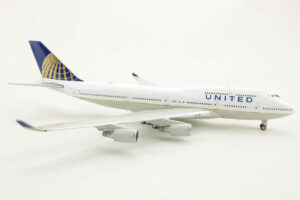 Alternative view of Boeing 747-400 United Airlines N180UA Gemin Jets GJUAL1368 1:400