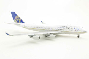 Alternative view of Boeing 747-400 United Airlines "747 Friend Ship" N121UA Gemini Jets GJUAL1741 1:400