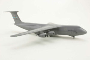 Alternative view of Lockheed C-5M Super Galaxy USAF "Dover 31285" Gemini Macs GMUSA057 1:400