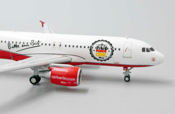 Airbus A320 Air Berlin "Fan Force One" D-ABFK JC Wings LH4096 1:400 – Bild 9