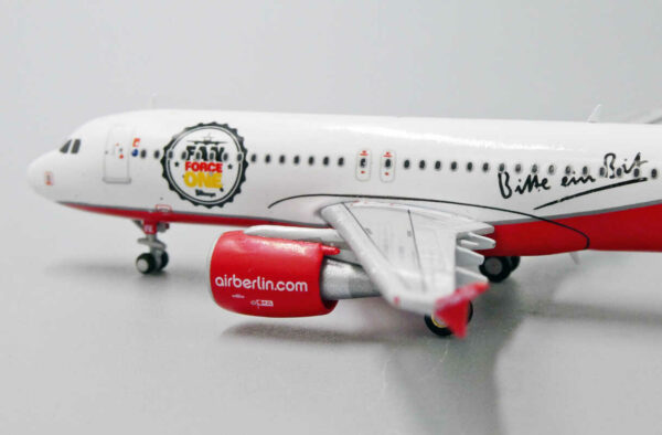 Airbus A320 Air Berlin "Fan Force One" D-ABFK JC Wings LH4096 1:400 – Bild 11