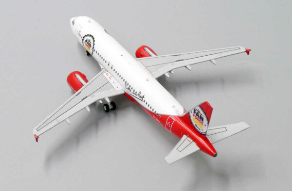 Airbus A320 Air Berlin "Fan Force One" D-ABFK JC Wings LH4096 1:400 – Bild 13