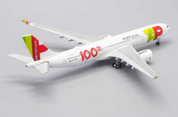 Airbus A330neo TAP Air Portugal "First to fly" CS-TUI JC Wings LH4156 1:400 – Bild 11