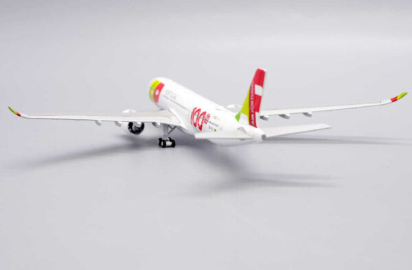 Airbus A330neo TAP Air Portugal "First to fly" CS-TUI JC Wings LH4156 1:400 – Bild 9