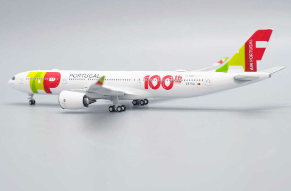 Airbus A330neo TAP Air Portugal "First to fly" CS-TUI JC Wings LH4156 1:400 – Bild 8