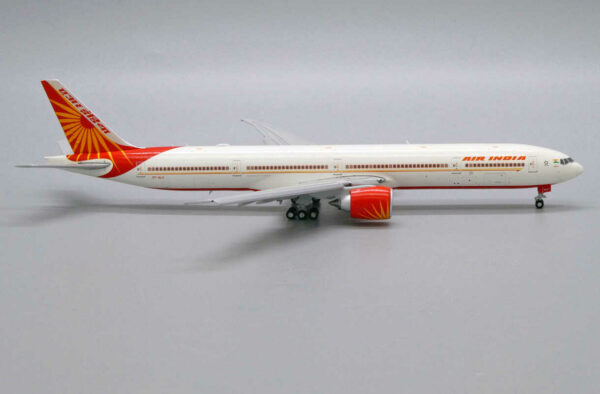 Boeing 777-300ER Air India VT-ALX "Flaps down" JC Wings LH4191A 1:400 – Bild 4