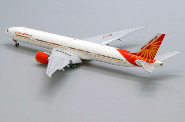 Boeing 777-300ER Air India VT-ALX "Flaps down" JC Wings LH4191A 1:400 – Bild 13