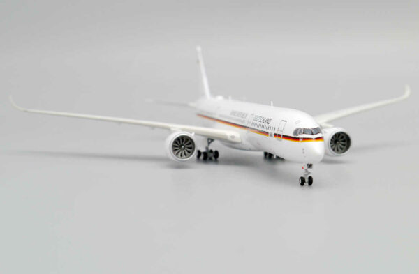 Airbus A350XWB Luftwaffe "Bundesrepublik Deutschland" 10+01 JC Wings LH4246 1:400 – Bild 6